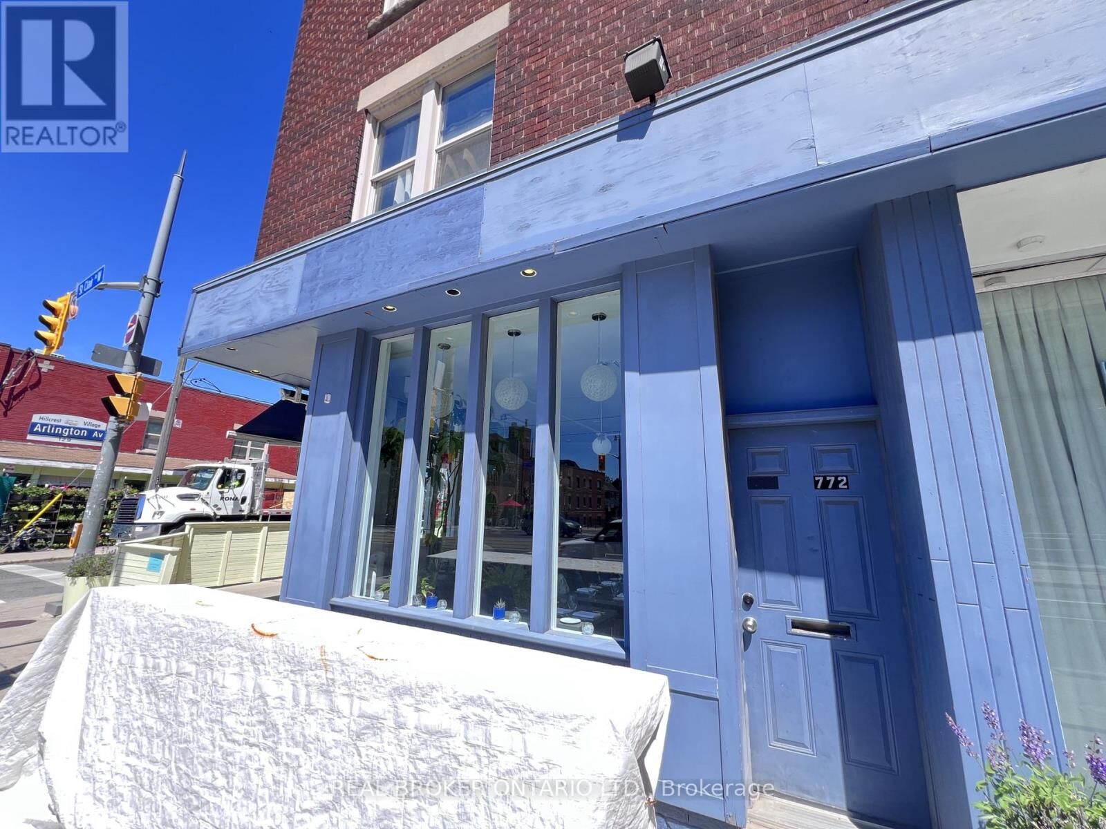 Property Photo:  770 St Clair Avenue West #2  ON M6C 1B5 