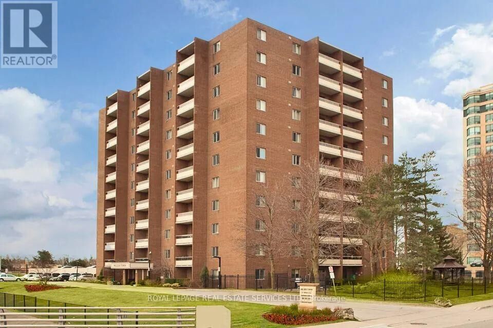 Property Photo:  82 Millside Drive 1005  ON L9T 4A1 