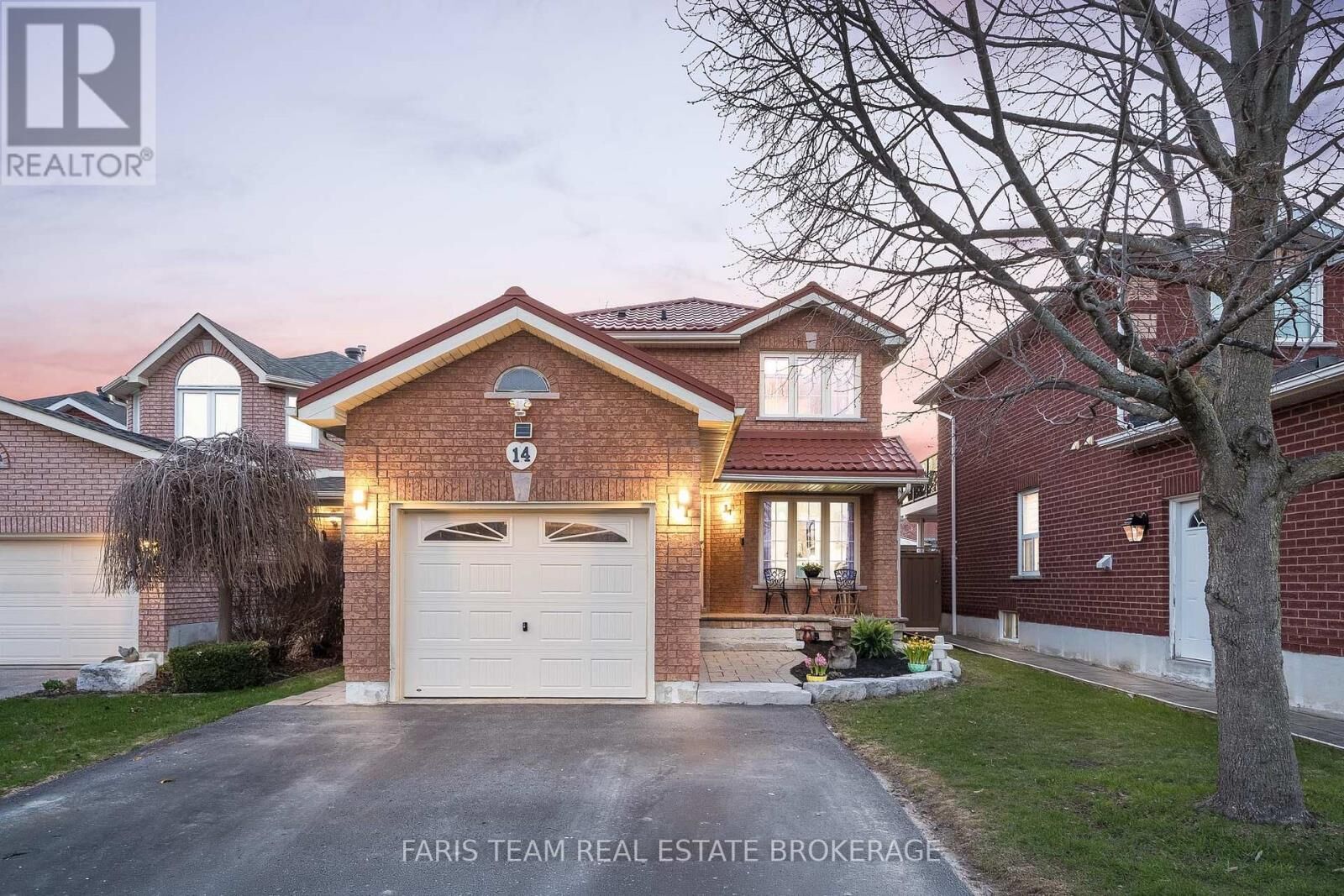 Property Photo: 14 Nightingale Crescent ON L4N 8A3