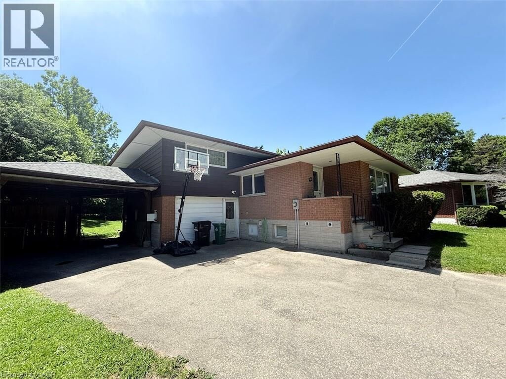 Property Photo:  20 Cardill Crescent  ON N2L 3Y6 