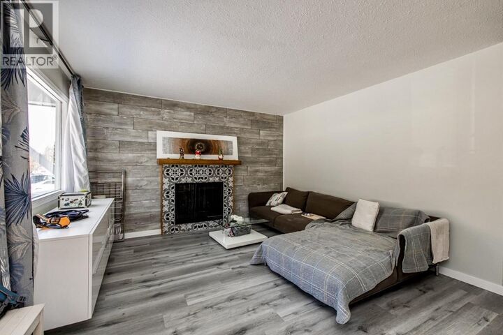 Property Photo:  184 Thacker Crescent  BC V2M 6G2 