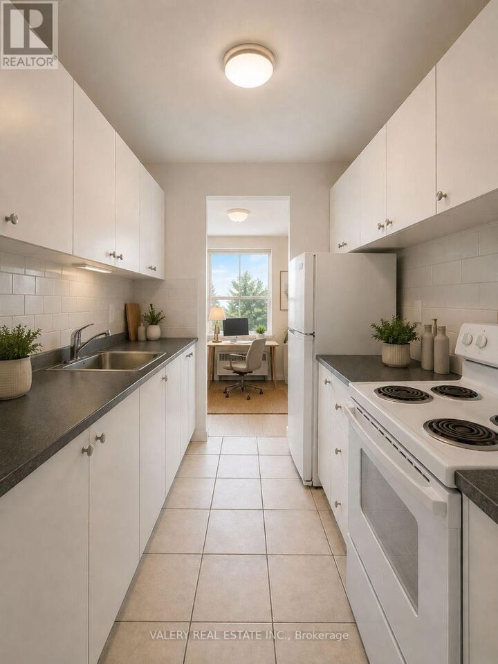 Property Photo:  1725 Lawrence Avenue East 301  ON M1R 2X7 