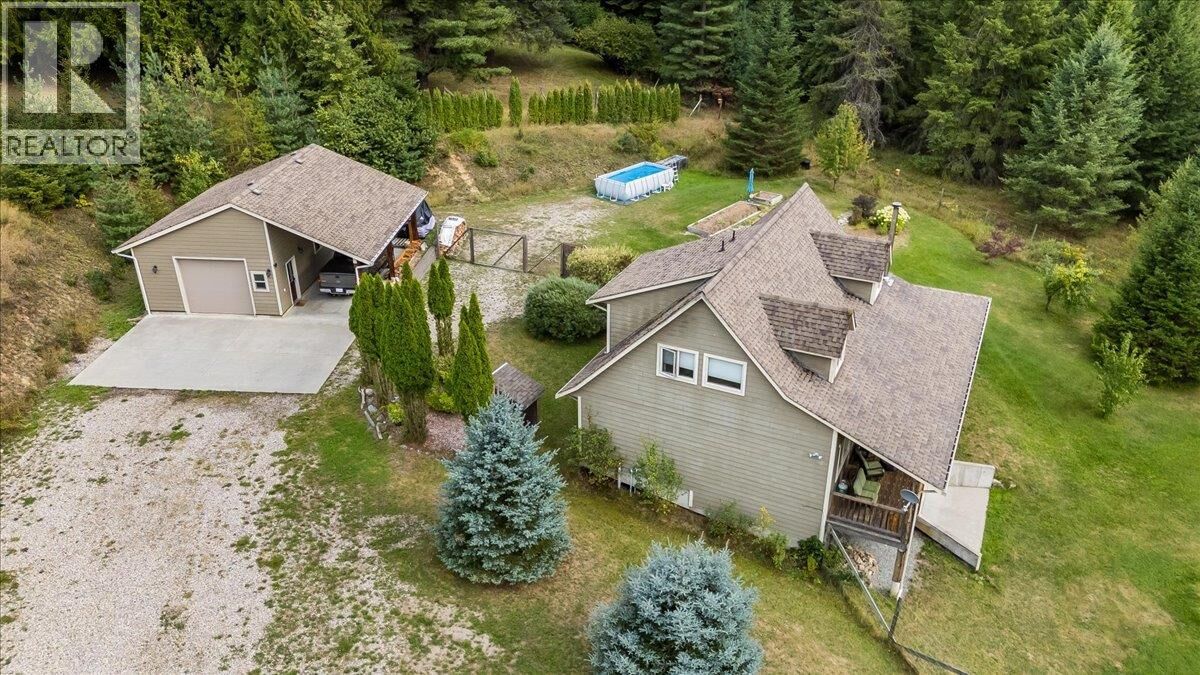 Photo de la propriété:  955 Cedar Brae Road  BC V1N 4R5 
