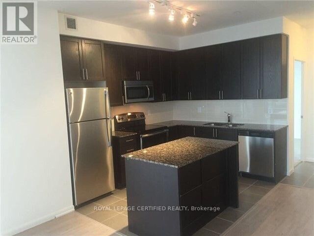 Property Photo: 830 Lawrence Avenue West 2902 ON M6A 1C3