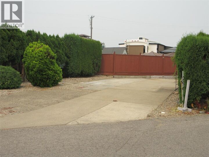415 Commonwealth Road 296 — photo 1