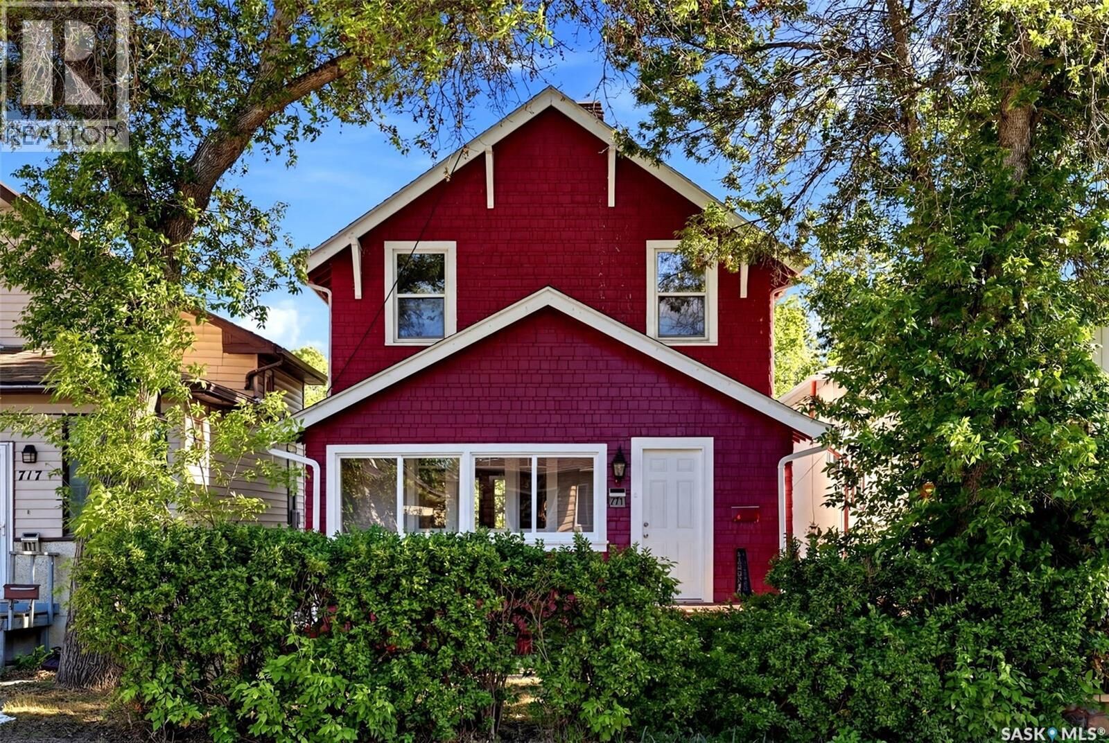 Property Photo: 721 College Avenue SK S4N 0X8