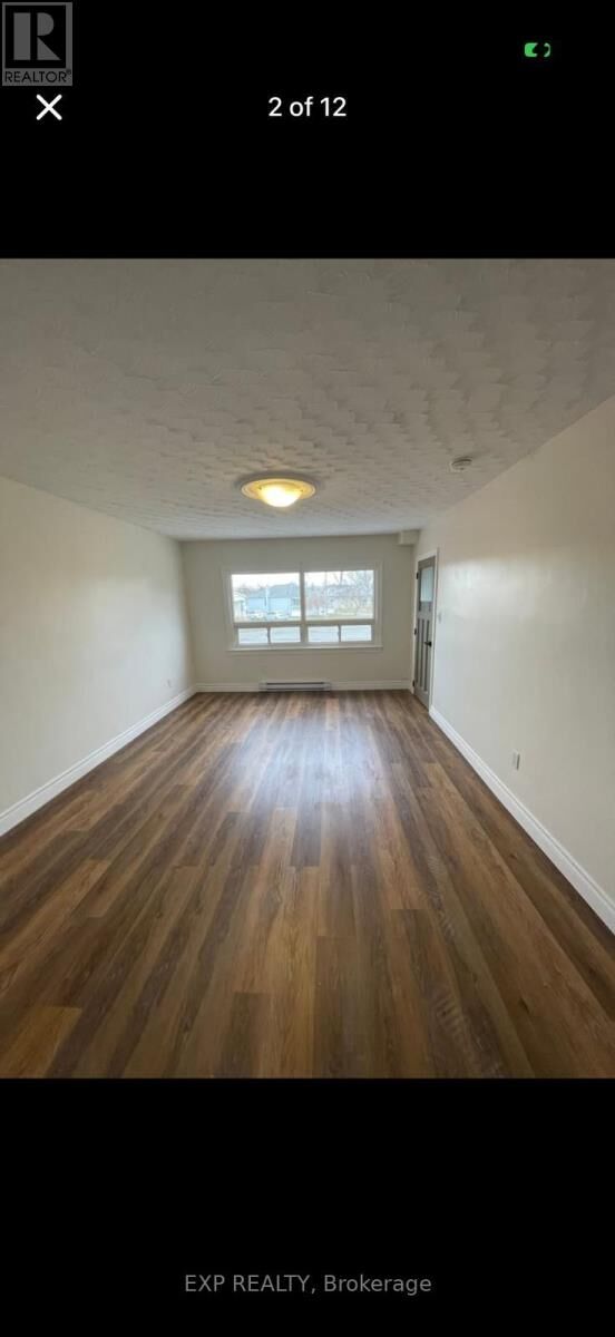 Property Photo:  185 St. George Street Unit #2  ON L3C 5P2 