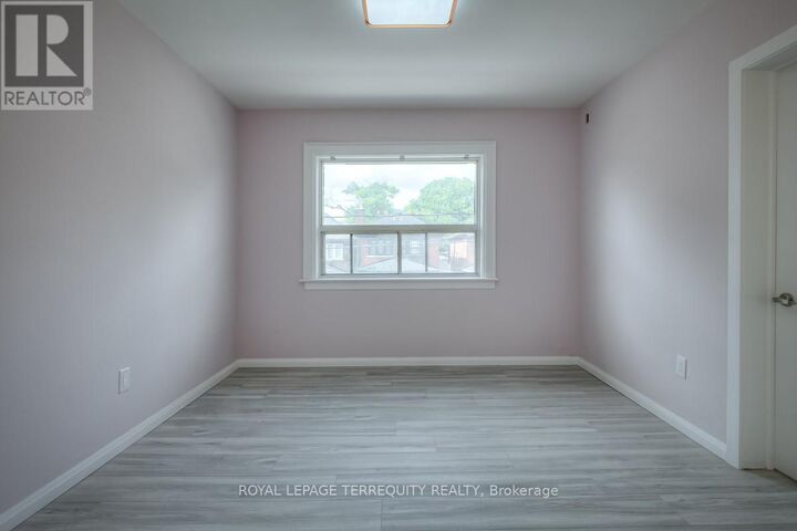 Property Photo: 135 Jane Street 2 ON M6S 3Y7