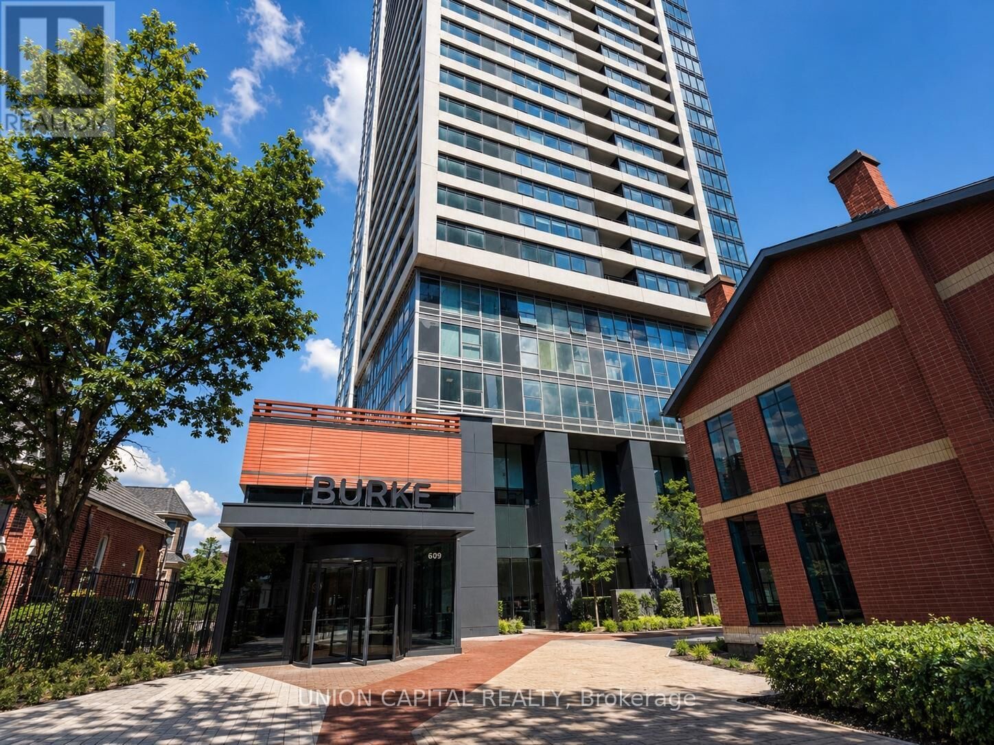 Property Photo:  609 Sherbourne Street 1901  ON M4X 0A4 