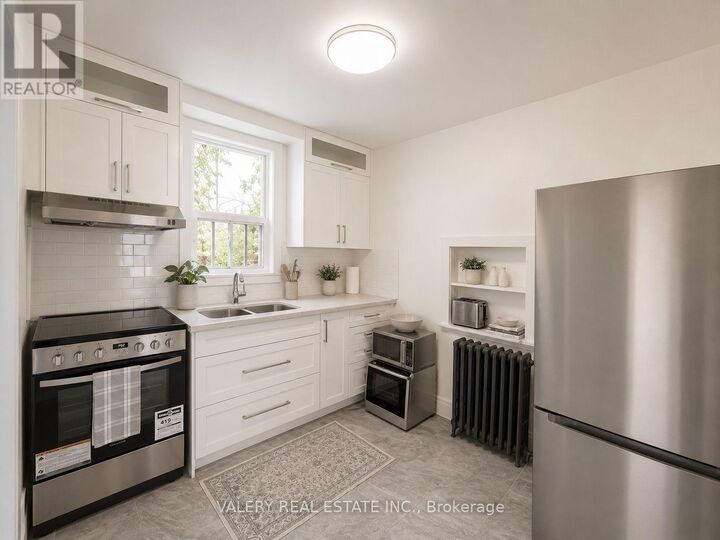 Property Photo:  15 Stavebank Road North 5  ON L5G 2T3 