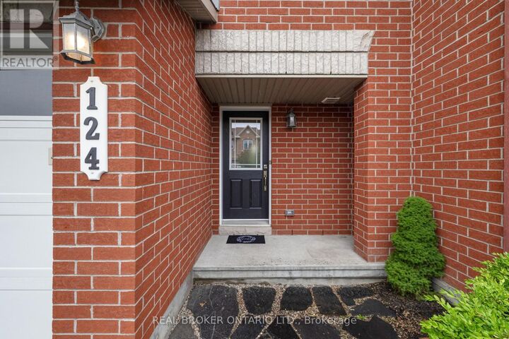Property Photo:  124 Silvermoon Crescent  ON K4A 0P5 
