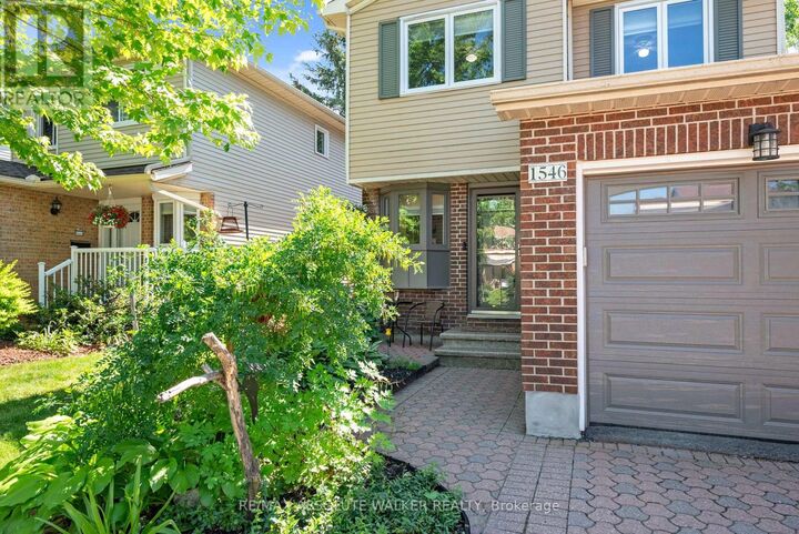 Property Photo:  1546 Meadowfield Place  ON K1C 5V9 