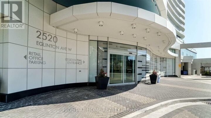 Property Photo: 2520 Eglinton Avenue West 1713 ON L5M 0Y4