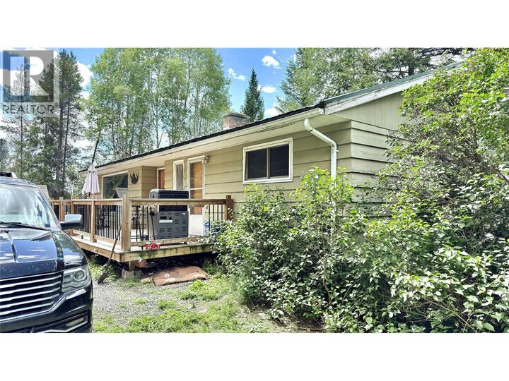 Property Photo: 550 Strathmore Avenue BC V0H 1J0