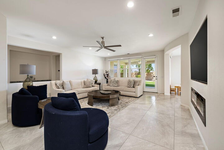 Property Photo:  41372 Gaslight Avenue  CA 92203 