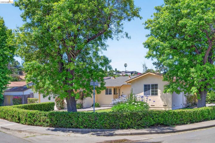 Property Photo:  3 Bergwall Way  CA 94591 