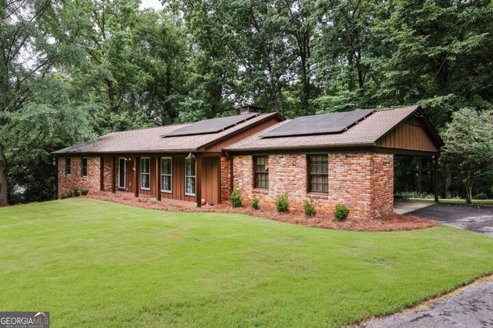 Property Photo: 750 Glenwood Drive GA 30606