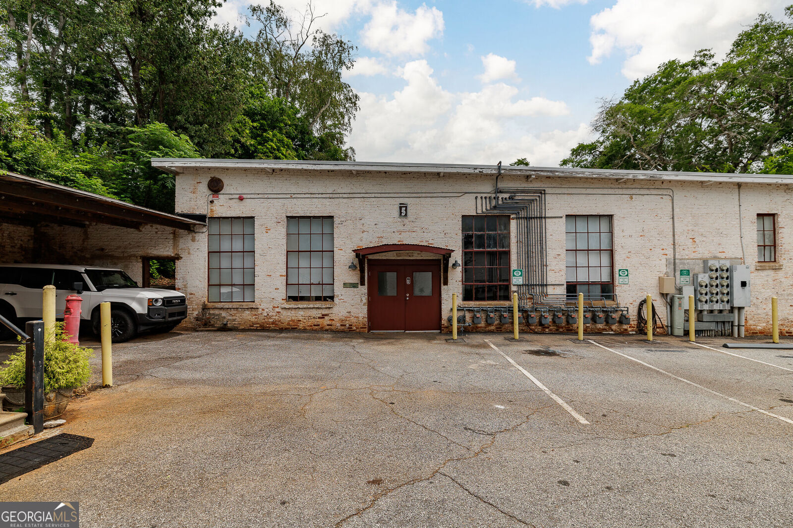 Property Photo: 585 White Circle 504 GA 30605