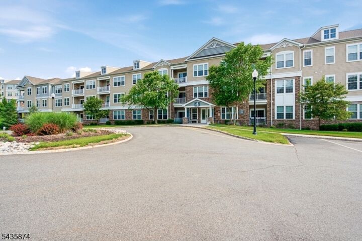 Property Photo:  4206 Hoover Ln 206  NJ 07885 