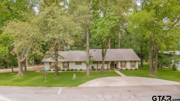 Property Photo: 1445 Lakeshore TX 75771