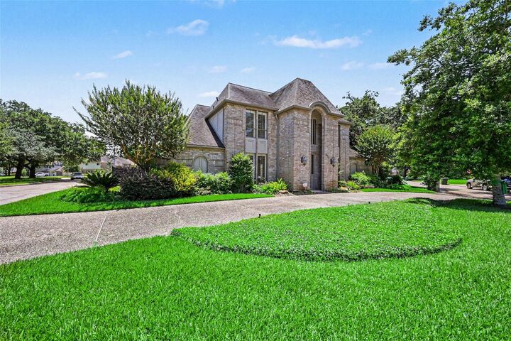 Property Photo:  507 Commodore Way  TX 77079 