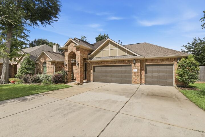 Property Photo: 2002 Brodie Lane TX 77301