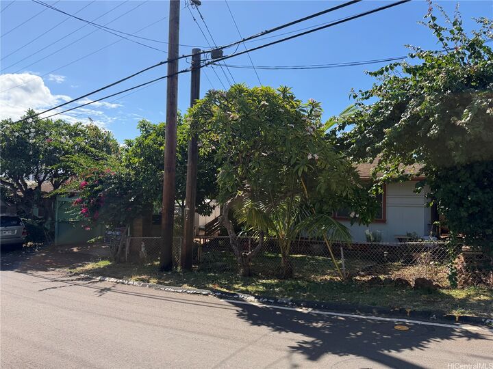 Property Photo:  3258 Hoolulu Street  HI 96815 