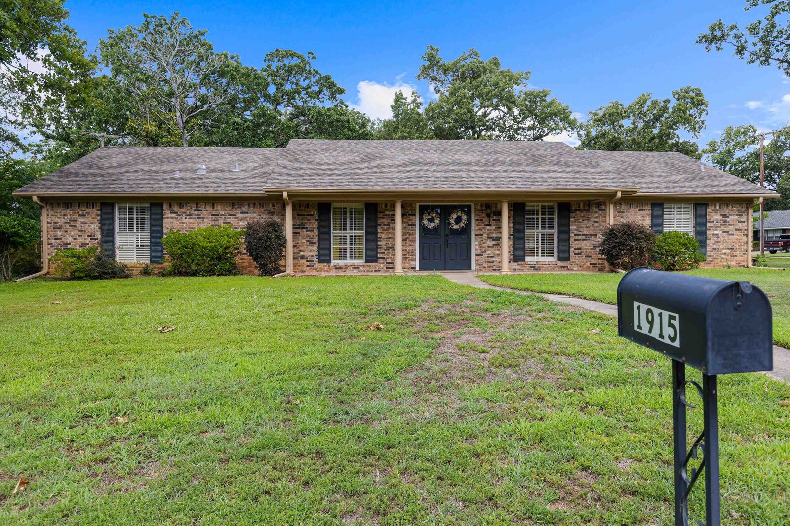 Property Photo:  1915 Sunshine Square  TX 75601 