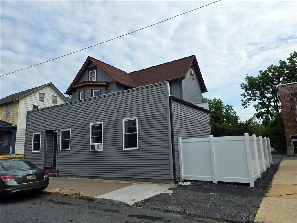 Property Photo:  1249 Main Street  PA 18067 