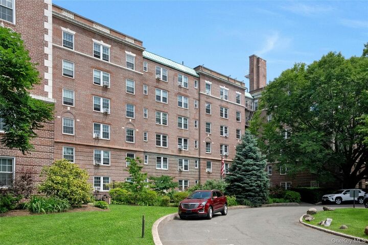 Property Photo:  300 S Broadway 1 G  NY 10591 