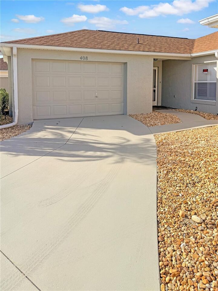 Property Photo: 408 Duarte Lane FL 32159