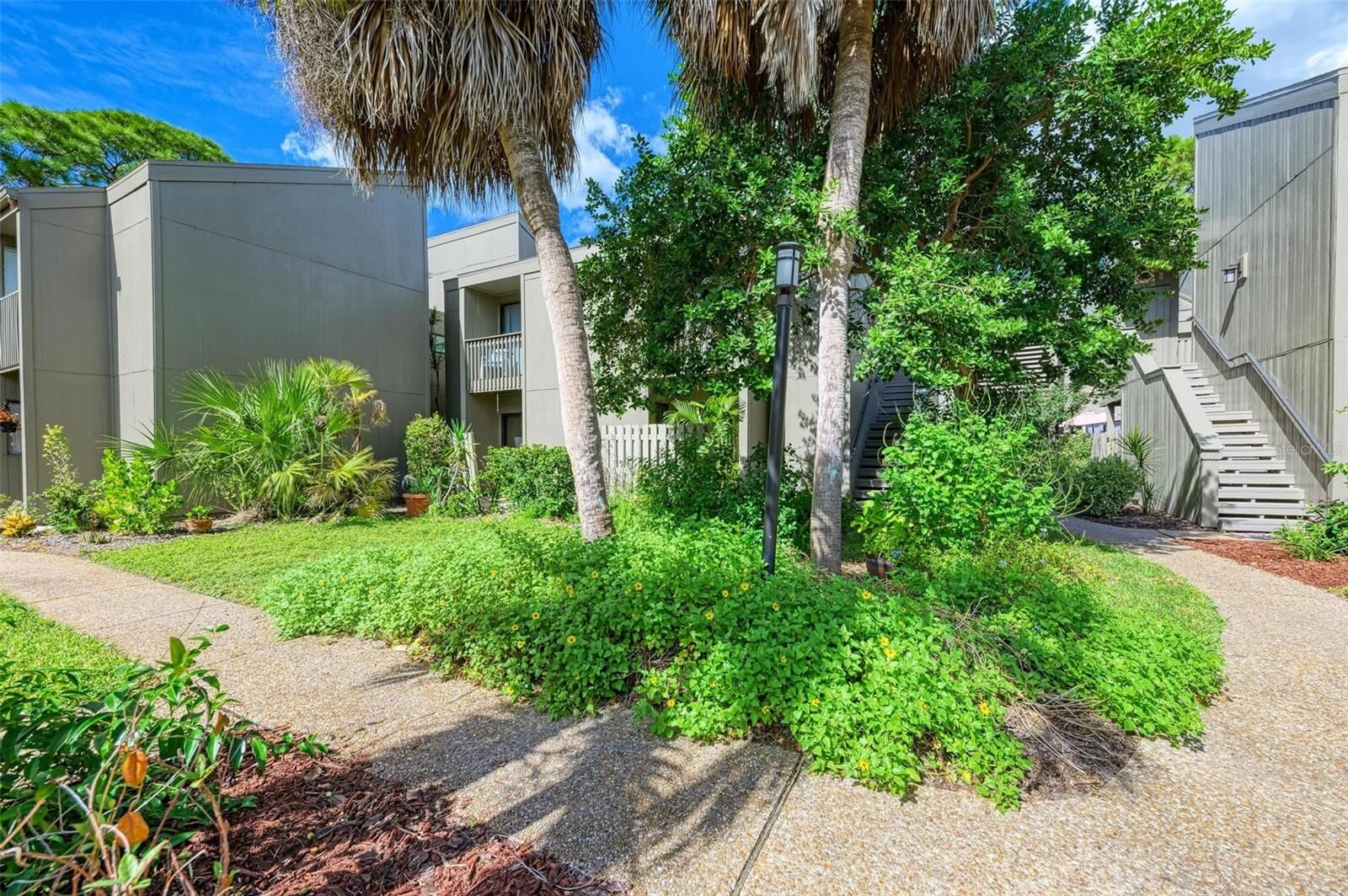 Property Photo: 110 Woodland Place 110 FL 34229