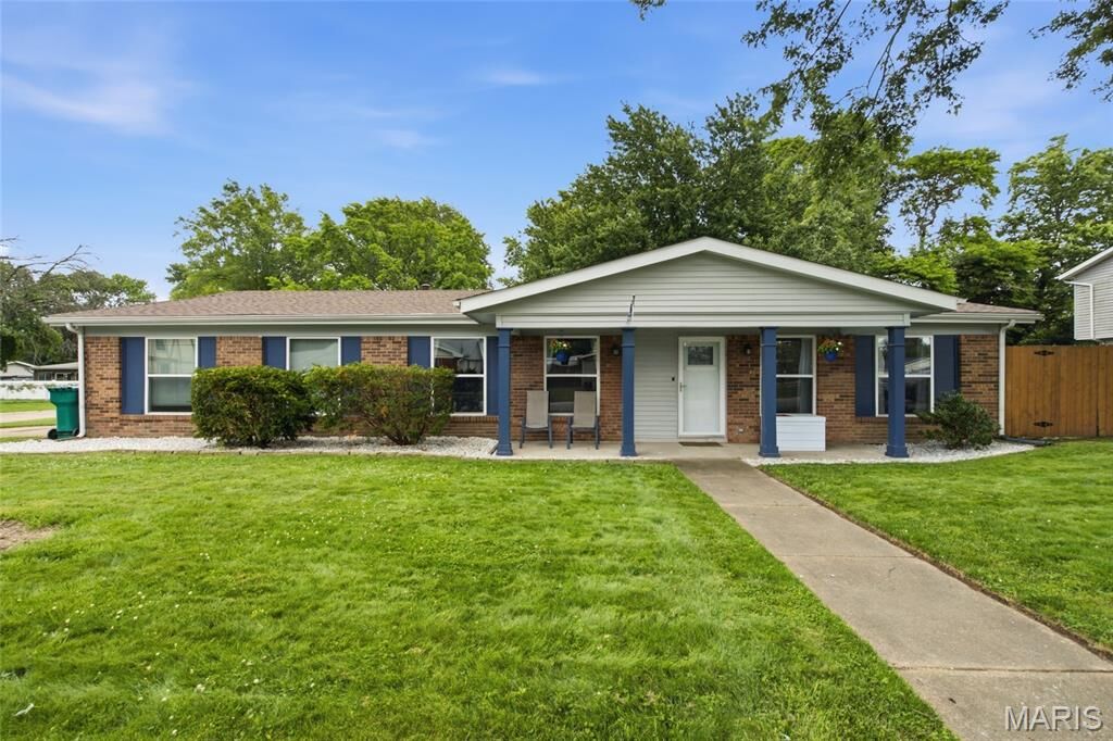 Property Photo:  3200 West Boulevard  IL 62221 