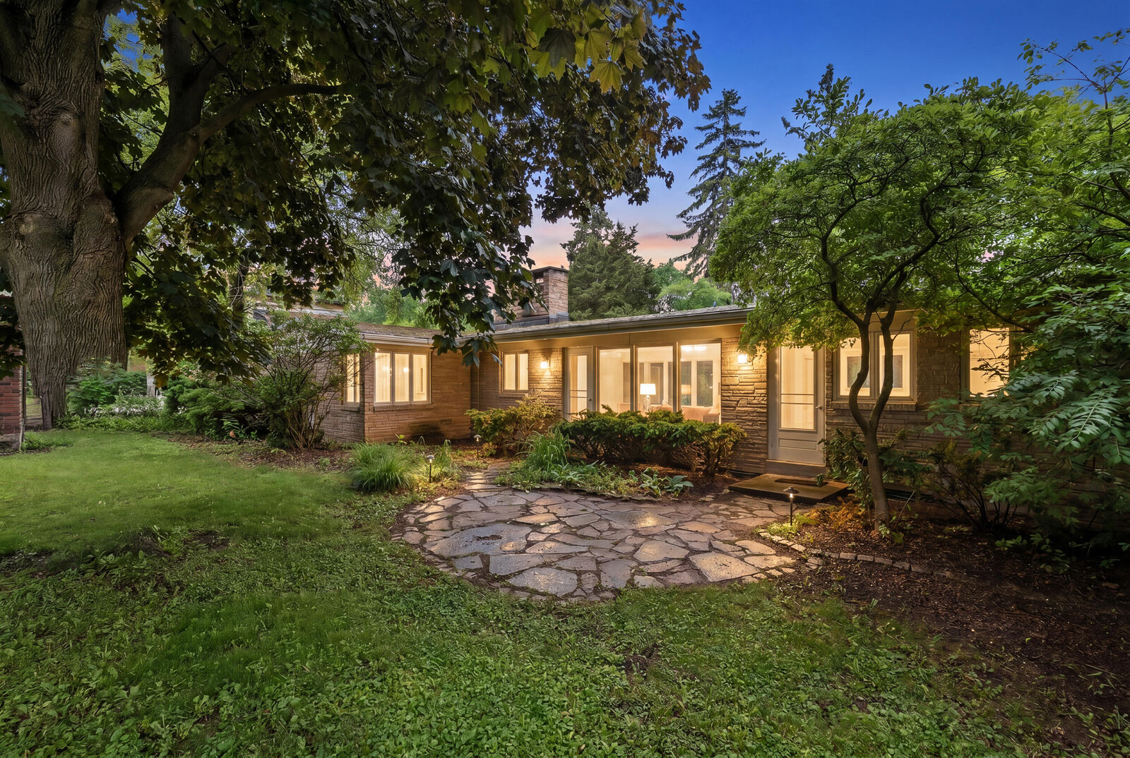 Property Photo: 1550 11th Ave WI 53024