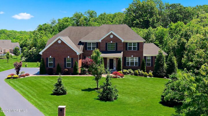 Property Photo:  6 Valley Court  NJ 08514 