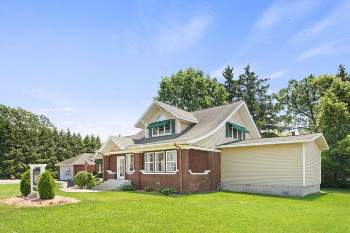 Property Photo: 2 E Ash Street E MI 49128