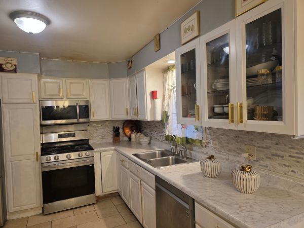 Property Photo:  2321 Walnut Street  IL 60087 