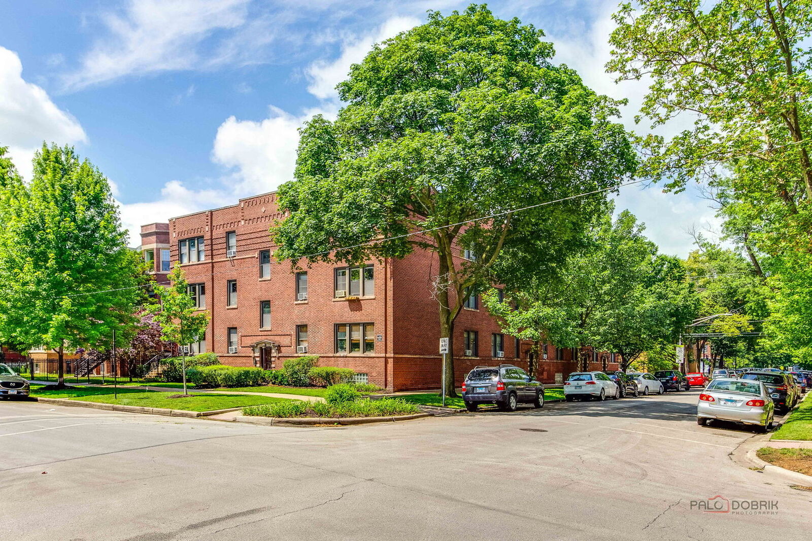 Property Photo: 1949 W Argyle Street 3 IL 60640