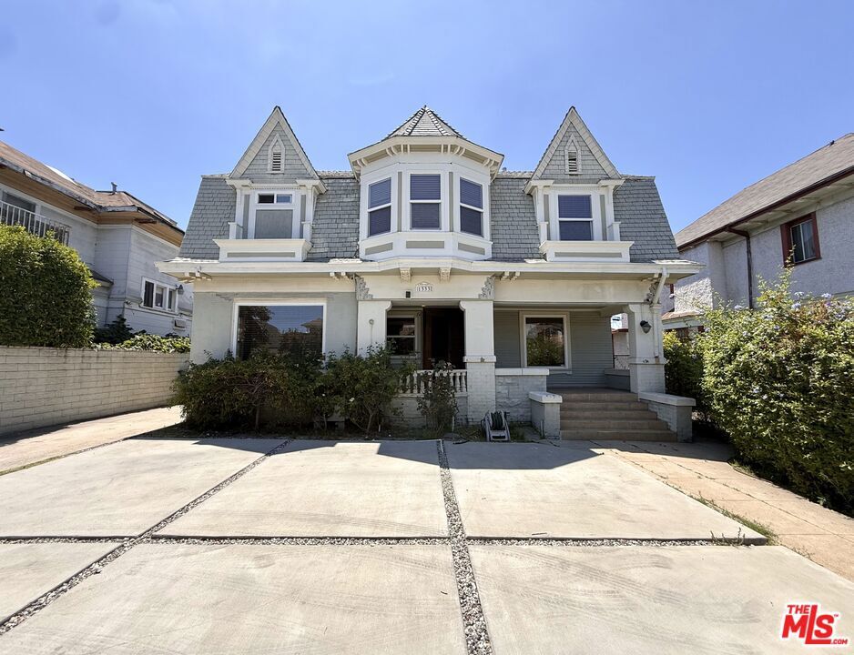 Property Photo: 1333 Arapahoe Street CA 90006