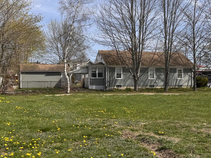 Property Photo:  234 Russell Street  ME 04240 