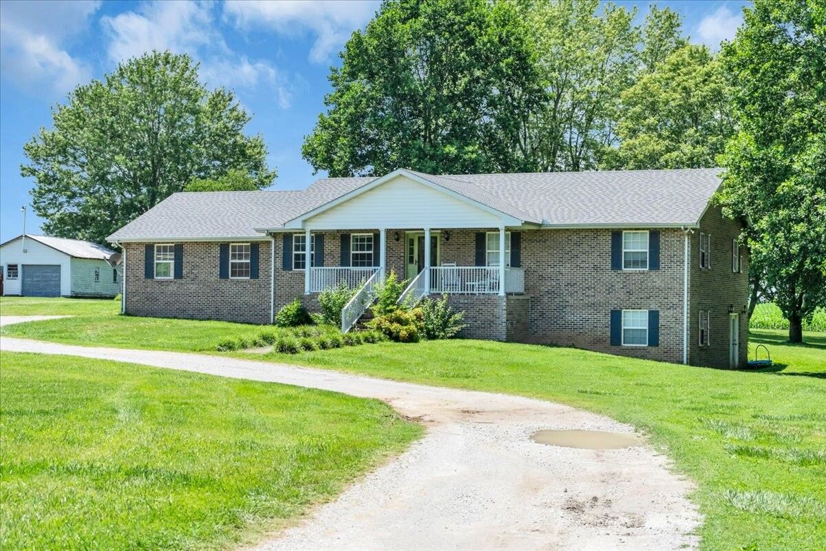 Property Photo:  424 Winchester Hwy  TN 37342 