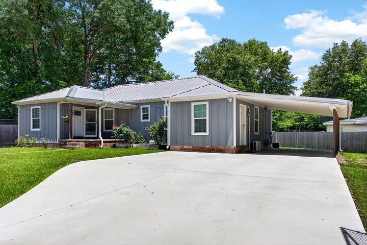 Property Photo:  1302 Avalon Drive  TX 75901 