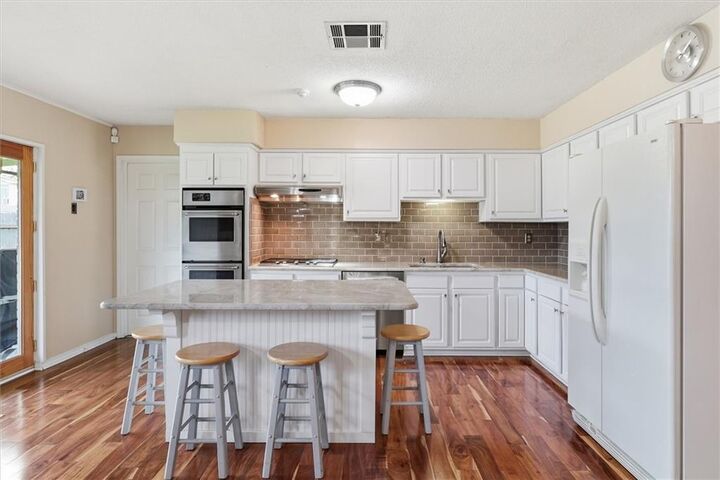 Property Photo:  32 Anjou Drive  LA 70065 