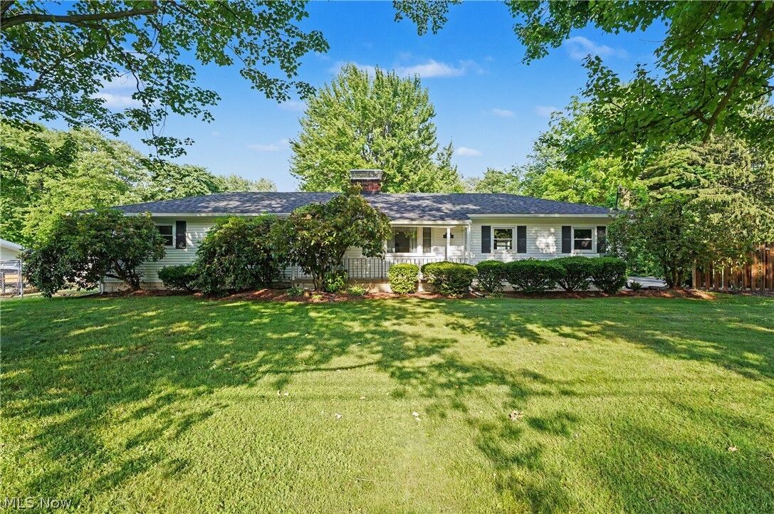 Property Photo:  1974 Silver Fox Lane NE  OH 44484 