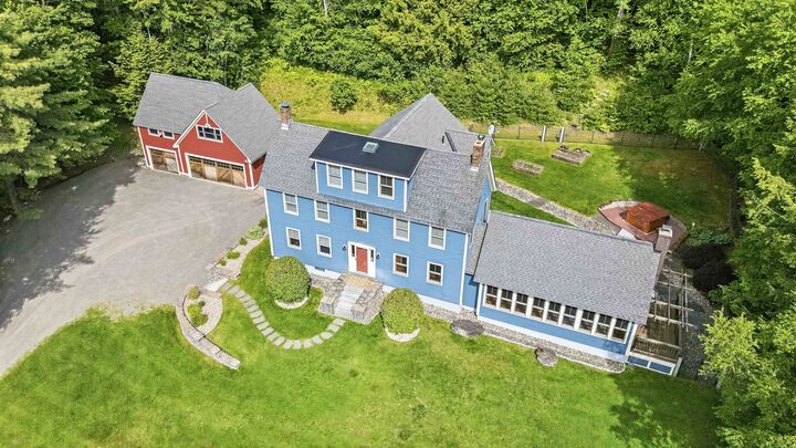 Property Photo: 1087 County Road NH 03608