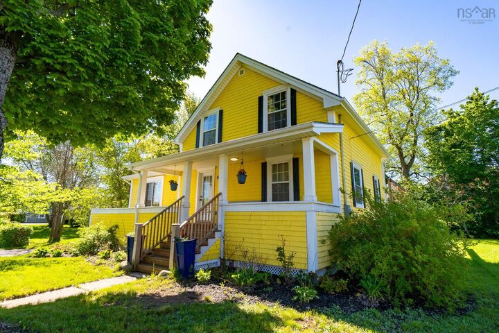 215 Main Street — photo 1