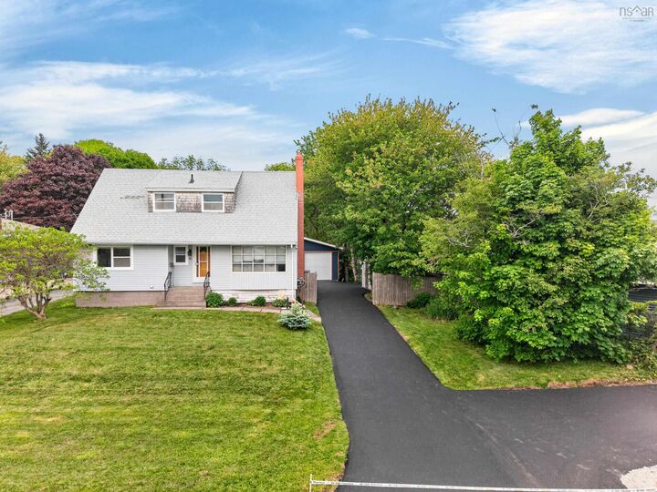Property Photo: 15 Hilltop Terrace NS B2Y 3T2