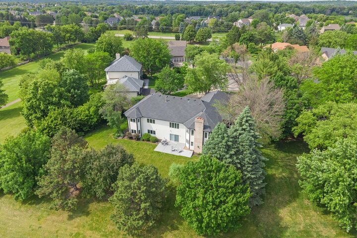 Property Photo:  2065 Woodstone Court  MN 55386 