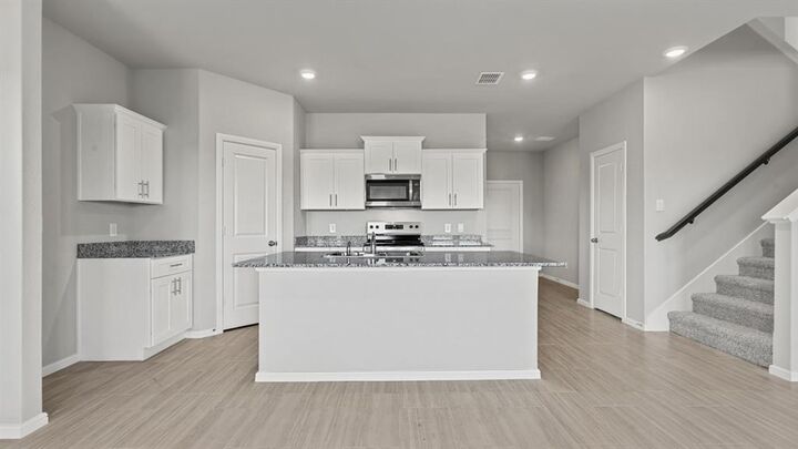Property Photo: 905 Ingalls Park Lane TX 76131