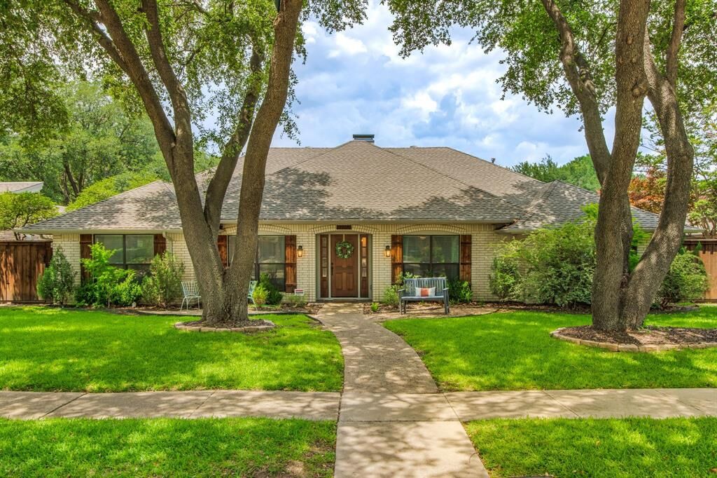 Property Photo:  2703 W Prairie Creek Drive  TX 75080 
